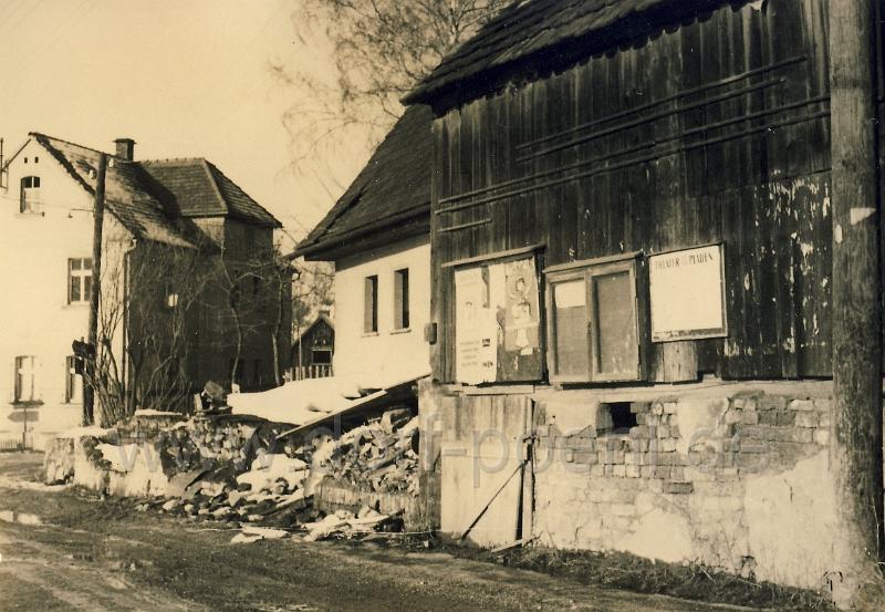 003 (29).jpg - Abriss des Dorfes, von links Fam. Forner, Fam. Wetzstein, Fam. Oltscher